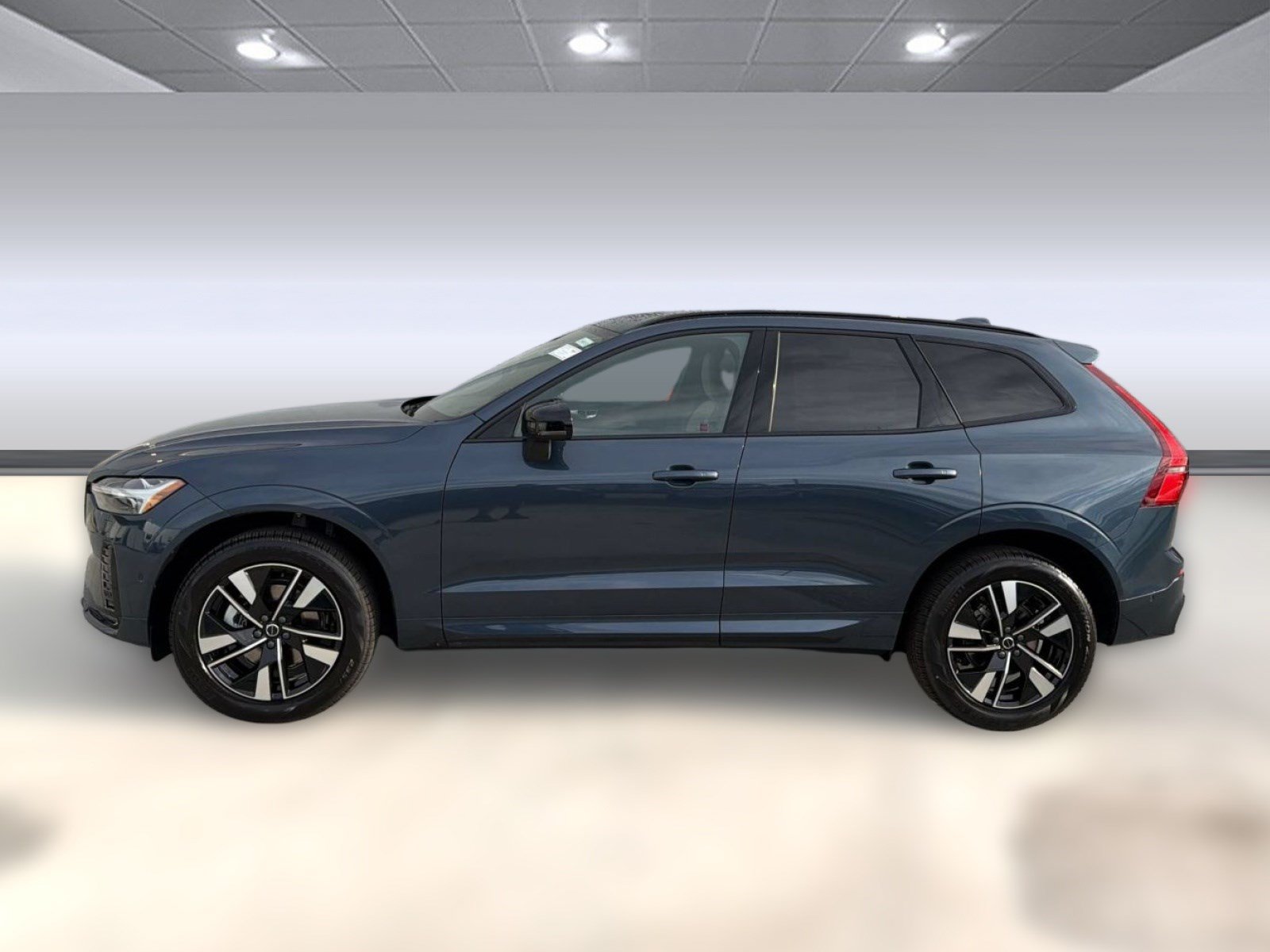 New 2026 Volvo XC60 B5 Plus w/ Climate Package AWD/4WD video 2