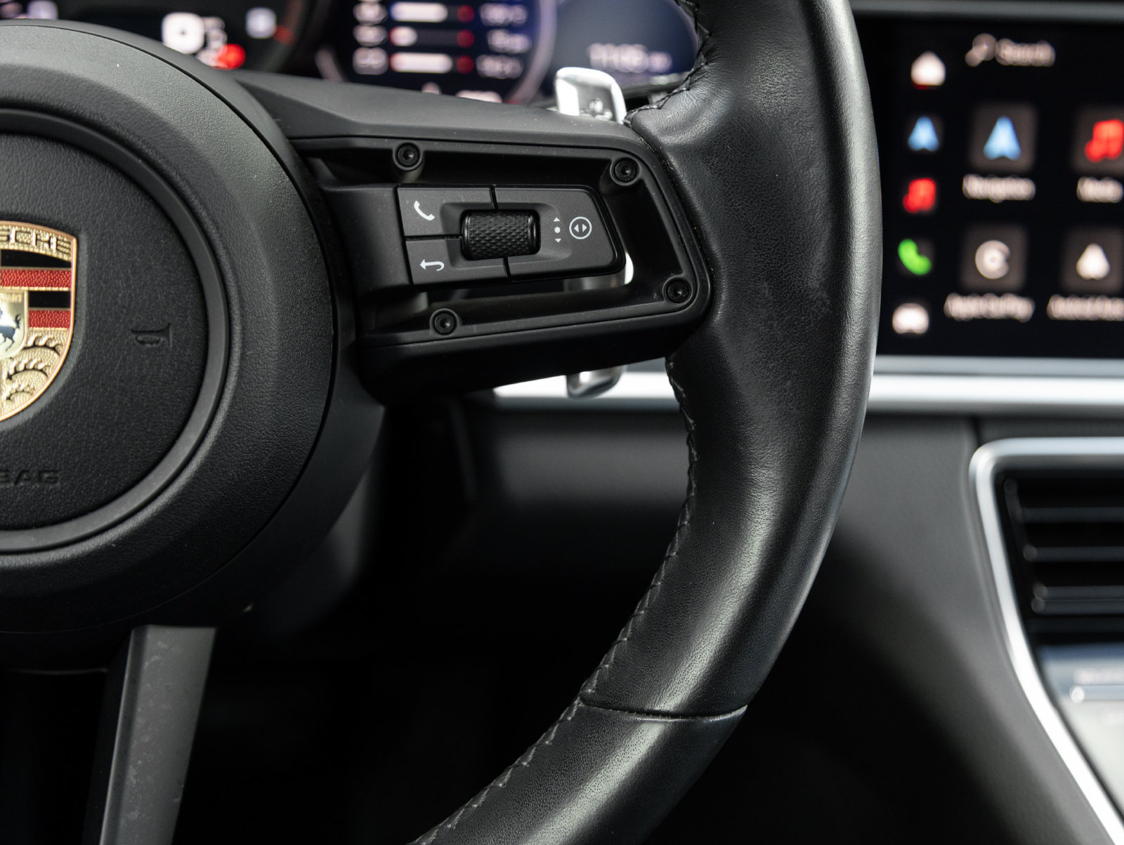 Certified 2023 Porsche Panamera 4 Platinum Edition AWD/4WD image 16