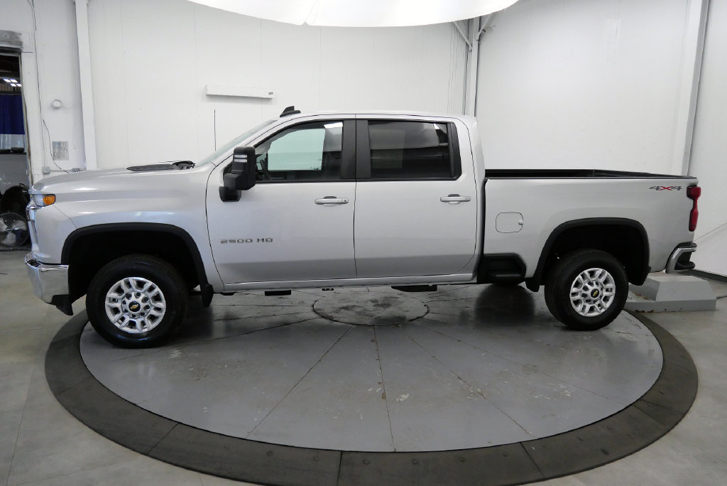 Used 2022 Chevrolet Silverado 2500 LT w/ Convenience Package AWD/4WD image 5