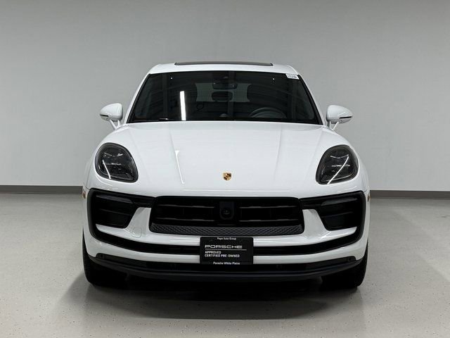 Certified 2025 Porsche Macan AWD/4WD image 12