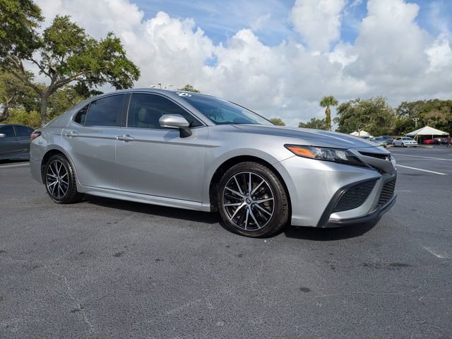Used 2023 Toyota Camry SE w/ Convenience Package FWD image 2