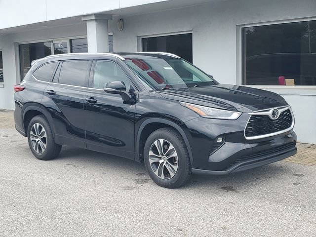 Used 2022 Toyota Highlander XLE