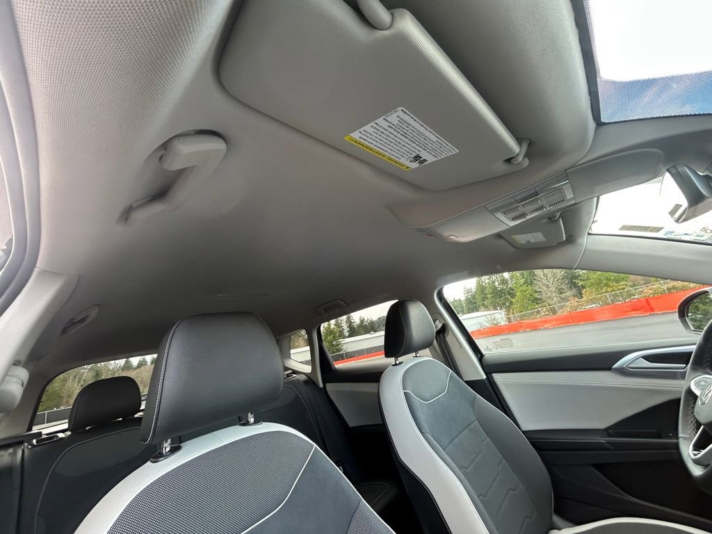 Used 2025 Volkswagen Taos SE AWD/4WD image 27