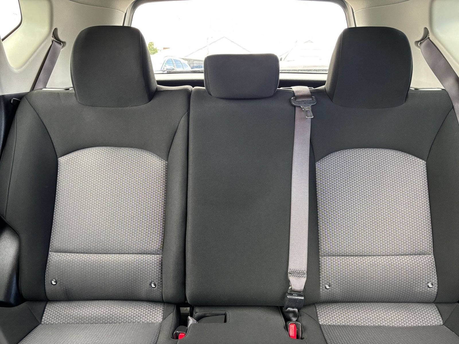 Used 2025 Kia Soul LX w/ LX Technology Package FWD image 35