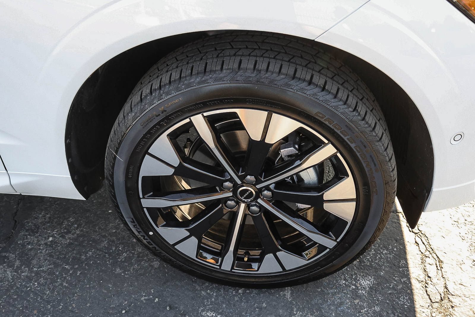 New 2026 Volvo XC60 B5 Plus w/ Climate Package AWD/4WD image 14