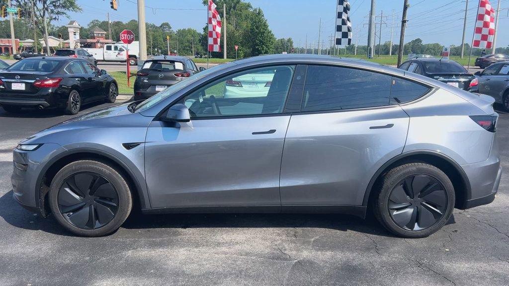 Used 2026 Tesla Model Y 2WD image 5