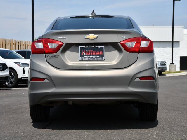 Used 2017 Chevrolet Cruze LT w/ Convenience Package FWD image 6