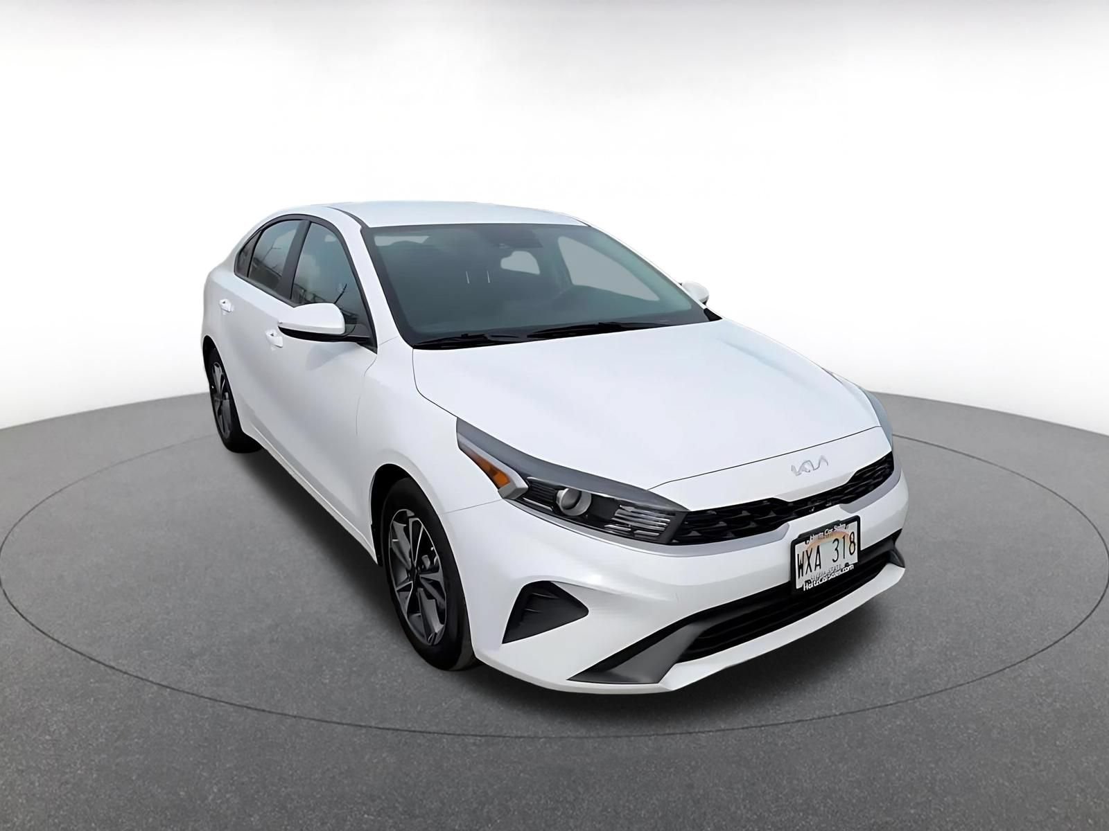 Used 2024 Kia Forte LXS FWD image 3