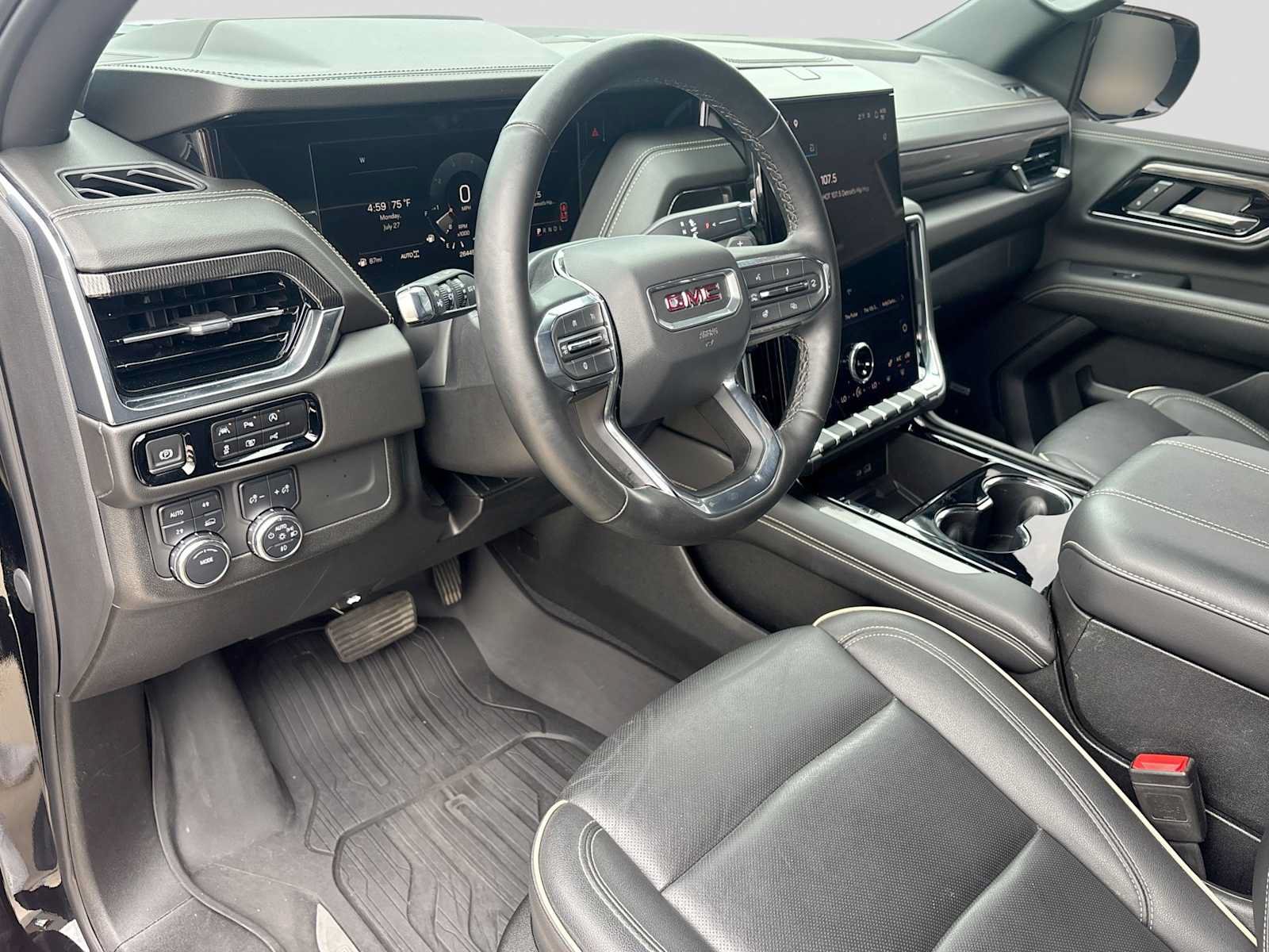 Used 2025 GMC Yukon Elevation w/ LPO, Floor Liner Package AWD/4WD image 2
