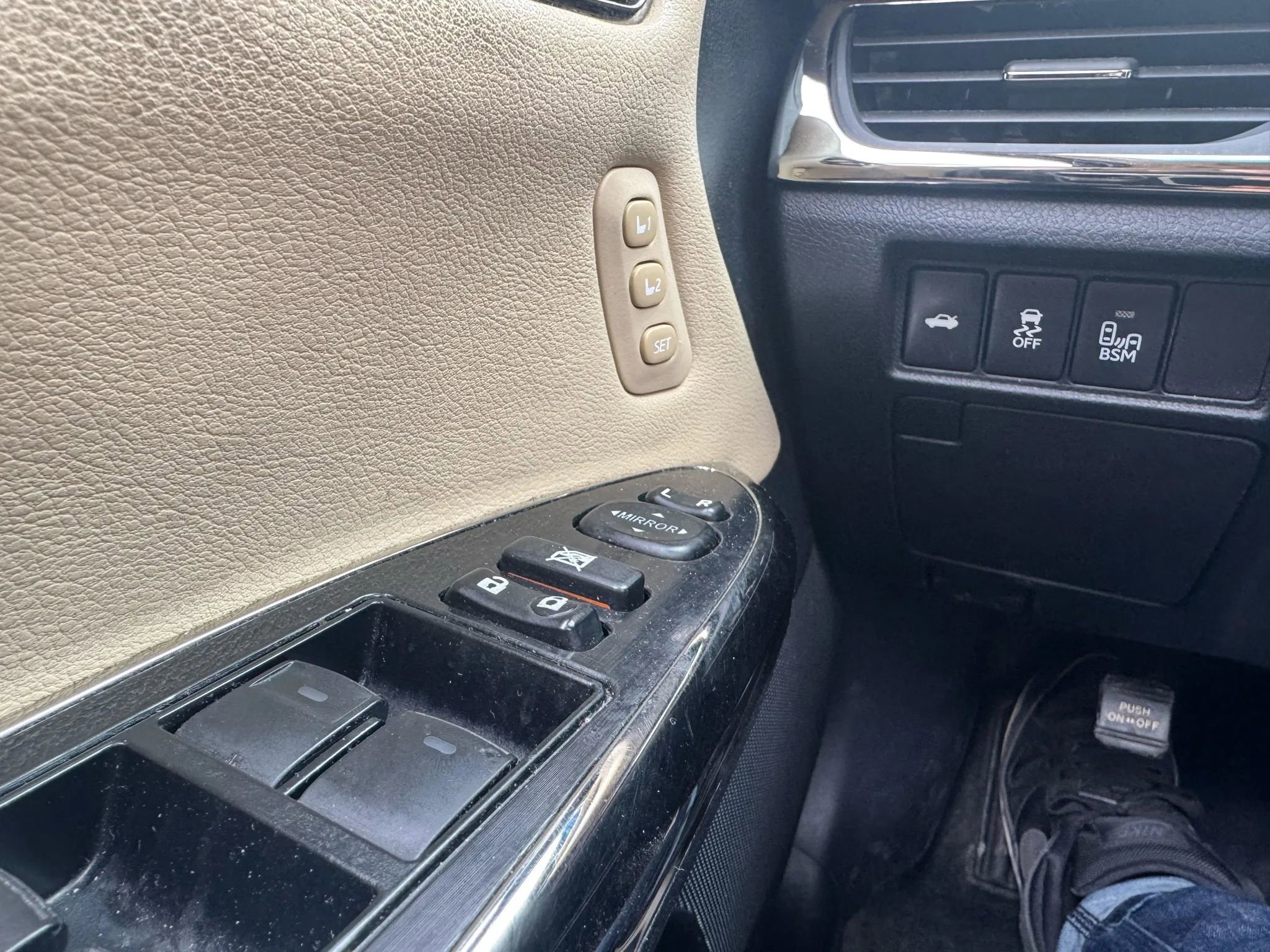 Used 2014 Toyota Avalon XLE Touring image 24