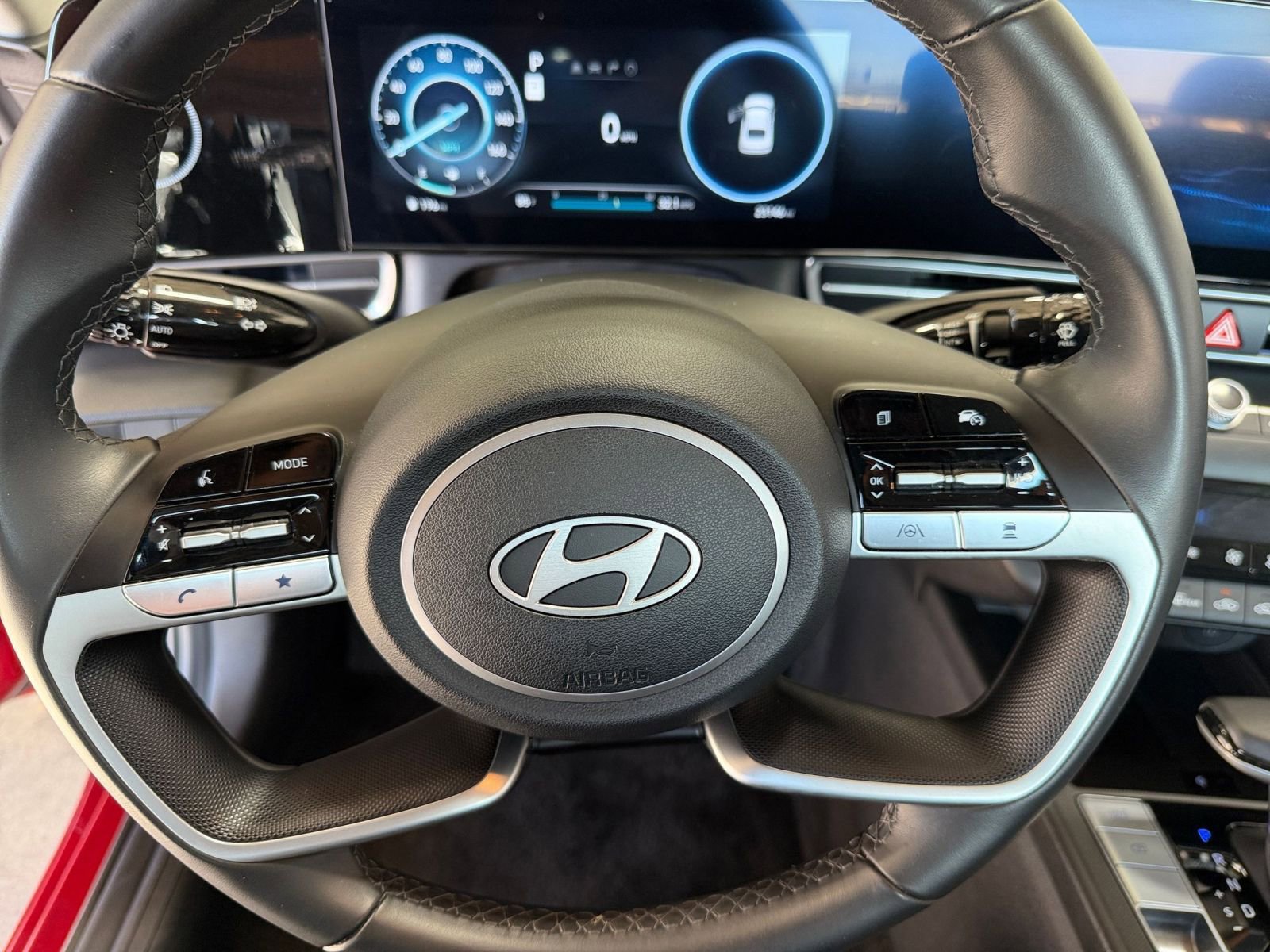 Used 2025 Hyundai Elantra Limited image 29