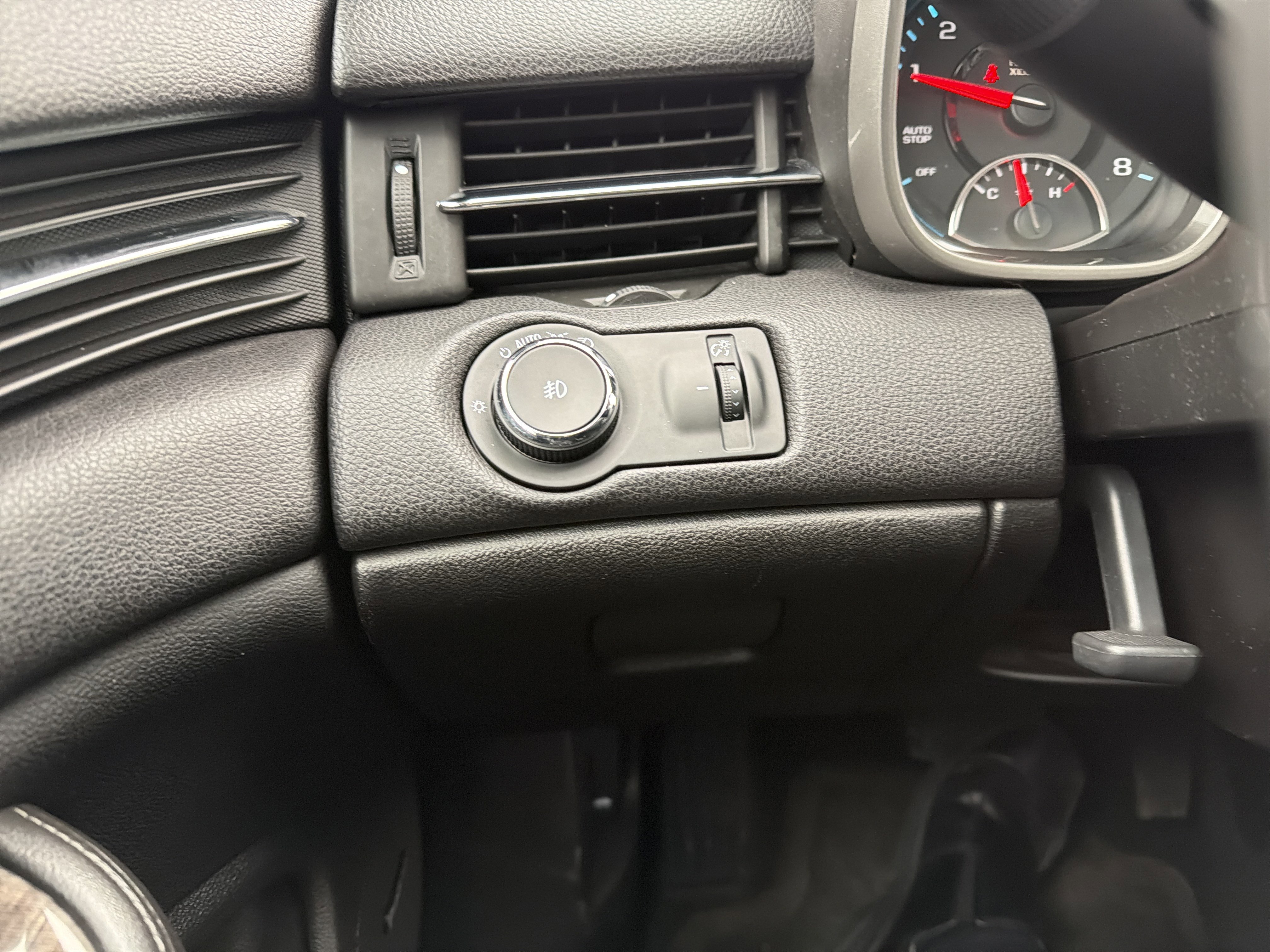 Used 2015 Chevrolet Malibu LT w/ Leather Package image 31