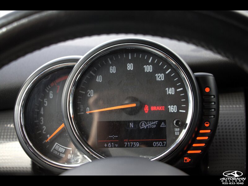 Used 2015 MINI Cooper 4-Door Hardtop w/ Premium Package FWD image 14