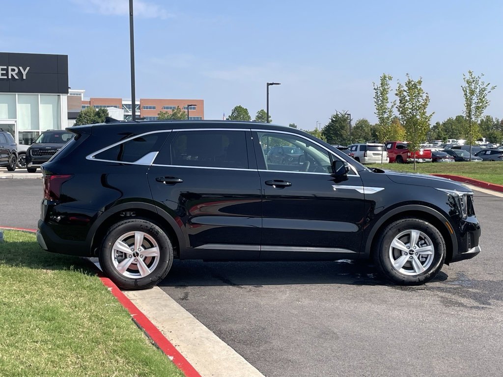 New 2026 Kia Sorento LX image 9