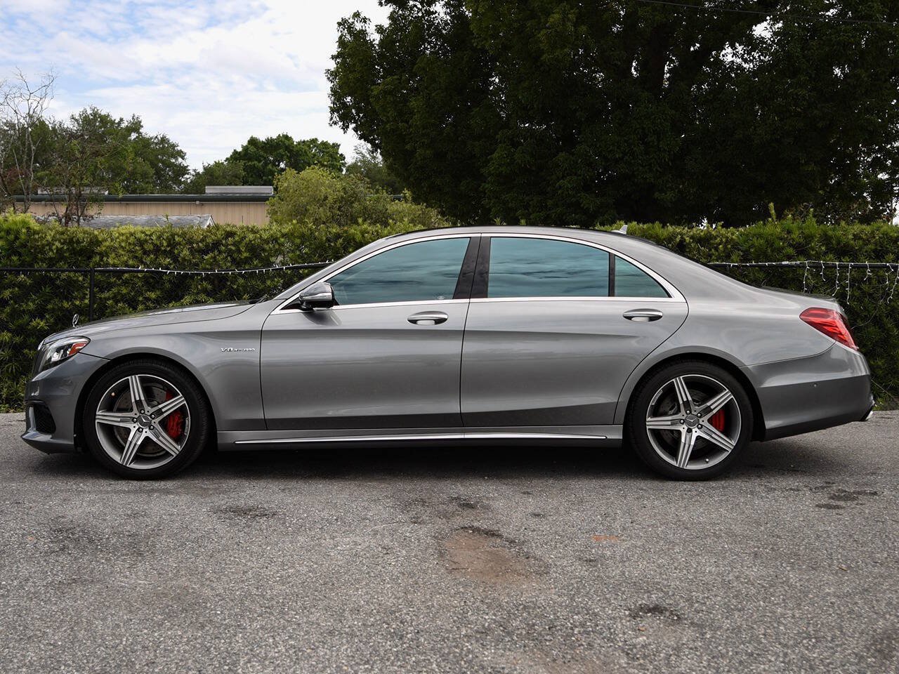 Used 2015 Mercedes-Benz S 63 AMG 4MATIC Sedan w/ Executive Rear Seat Package image 11