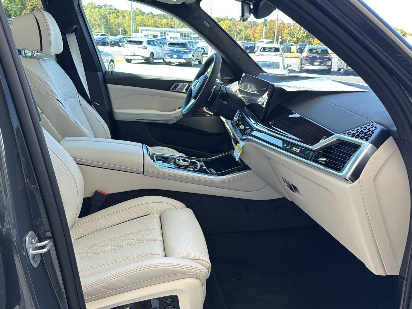 New 2026 BMW X5 xDrive40i w/ Executive Package image 10