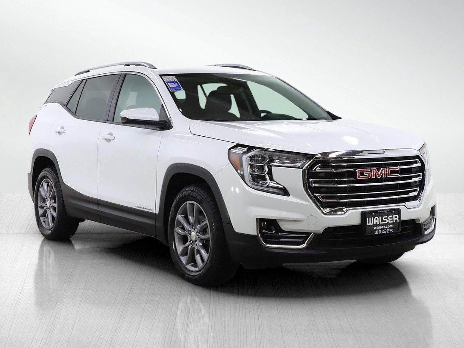 Used 2024 GMC Terrain SLT AWD/4WD image 7