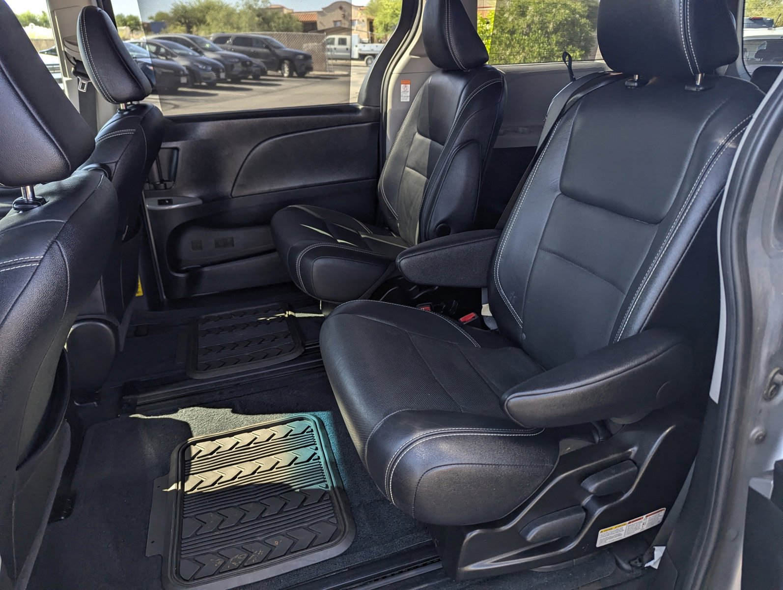 Used 2015 Toyota Sienna SE Premium FWD image 7