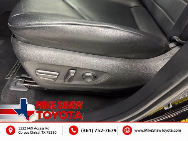Used 2024 Toyota Highlander XLE FWD image 27