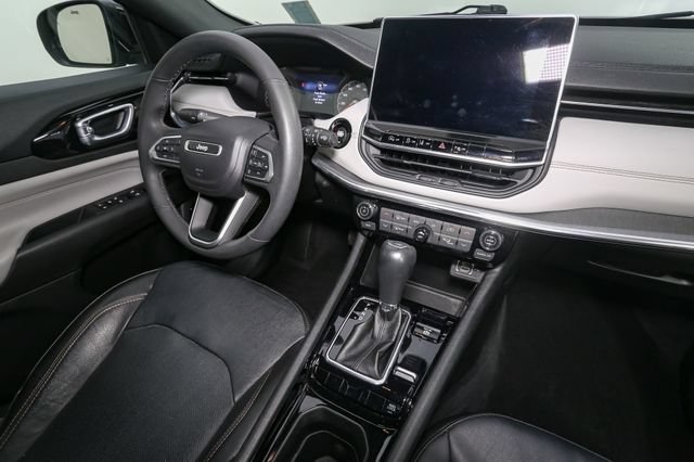 Used 2023 Jeep Compass Limited AWD/4WD image 18