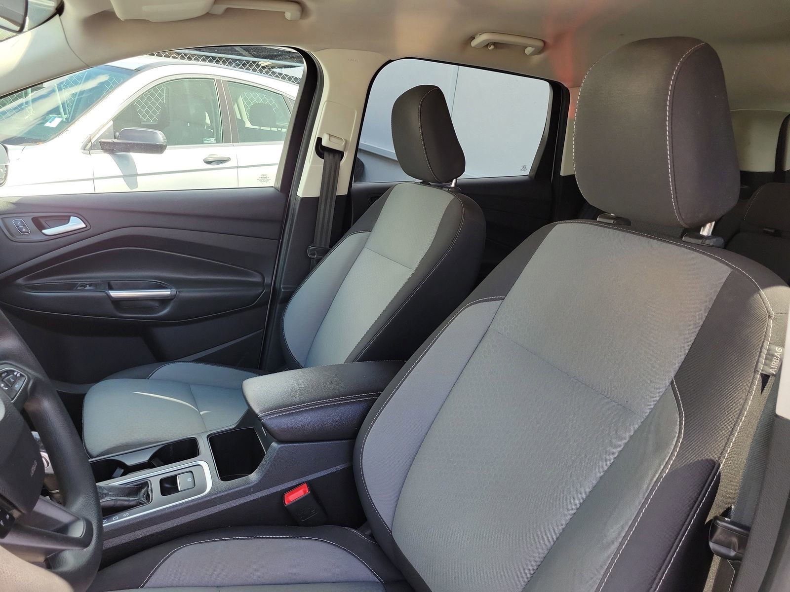Used 2018 Ford Escape SE w/ SE Sync 3 Package FWD image 11
