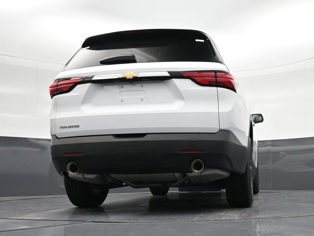 Used 2023 Chevrolet Traverse LS FWD image 26