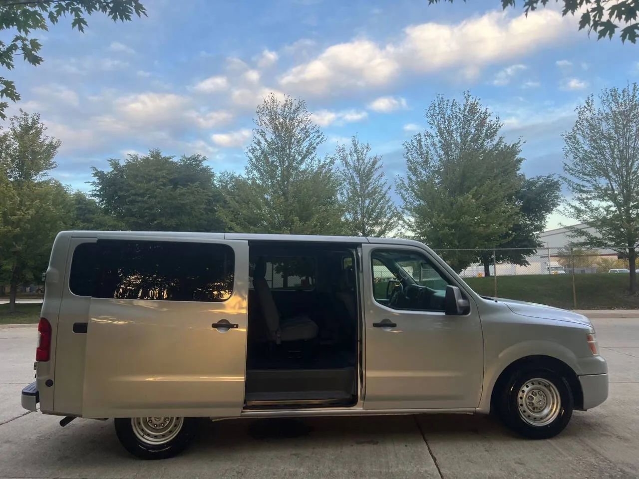 Used 2019 Nissan NV 3500 S image 16