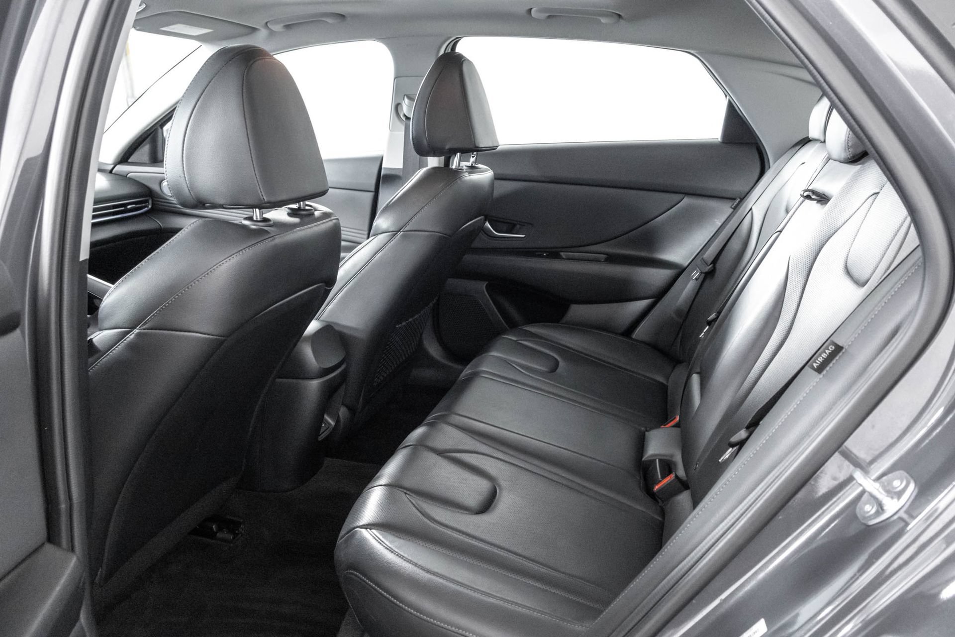 Used 2025 Hyundai Elantra Limited FWD image 37