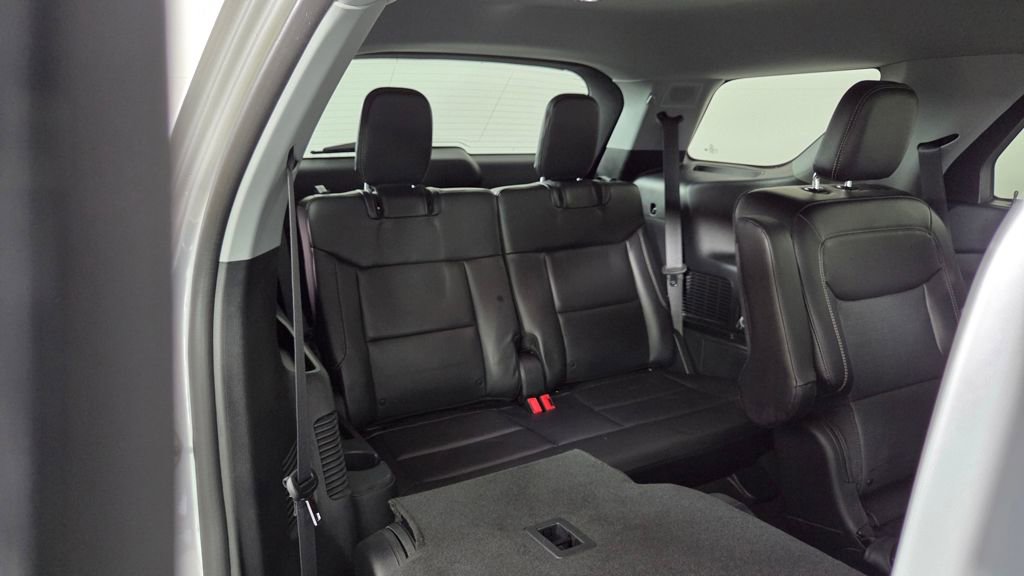Used 2023 Ford Explorer Limited w/ Equipment Group 301A image 37