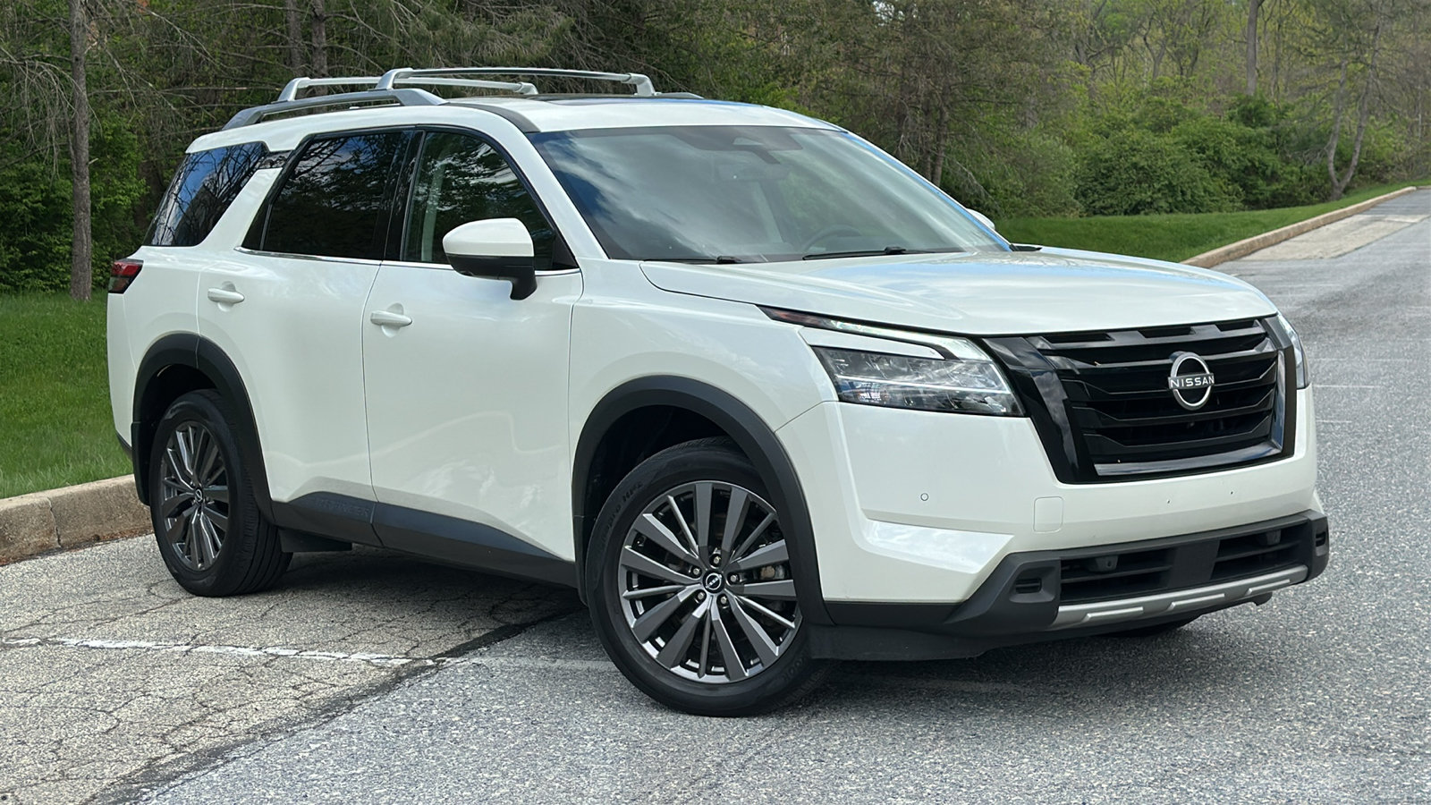 Certified 2024 Nissan Pathfinder SL w/ SL Premium Package AWD/4WD image 1