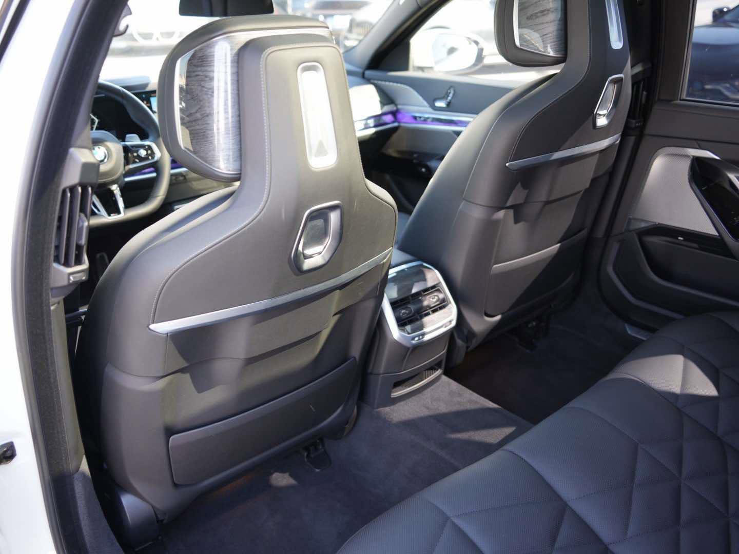 Used 2024 BMW 740i w/ M Sport Professional Package RWD image 11