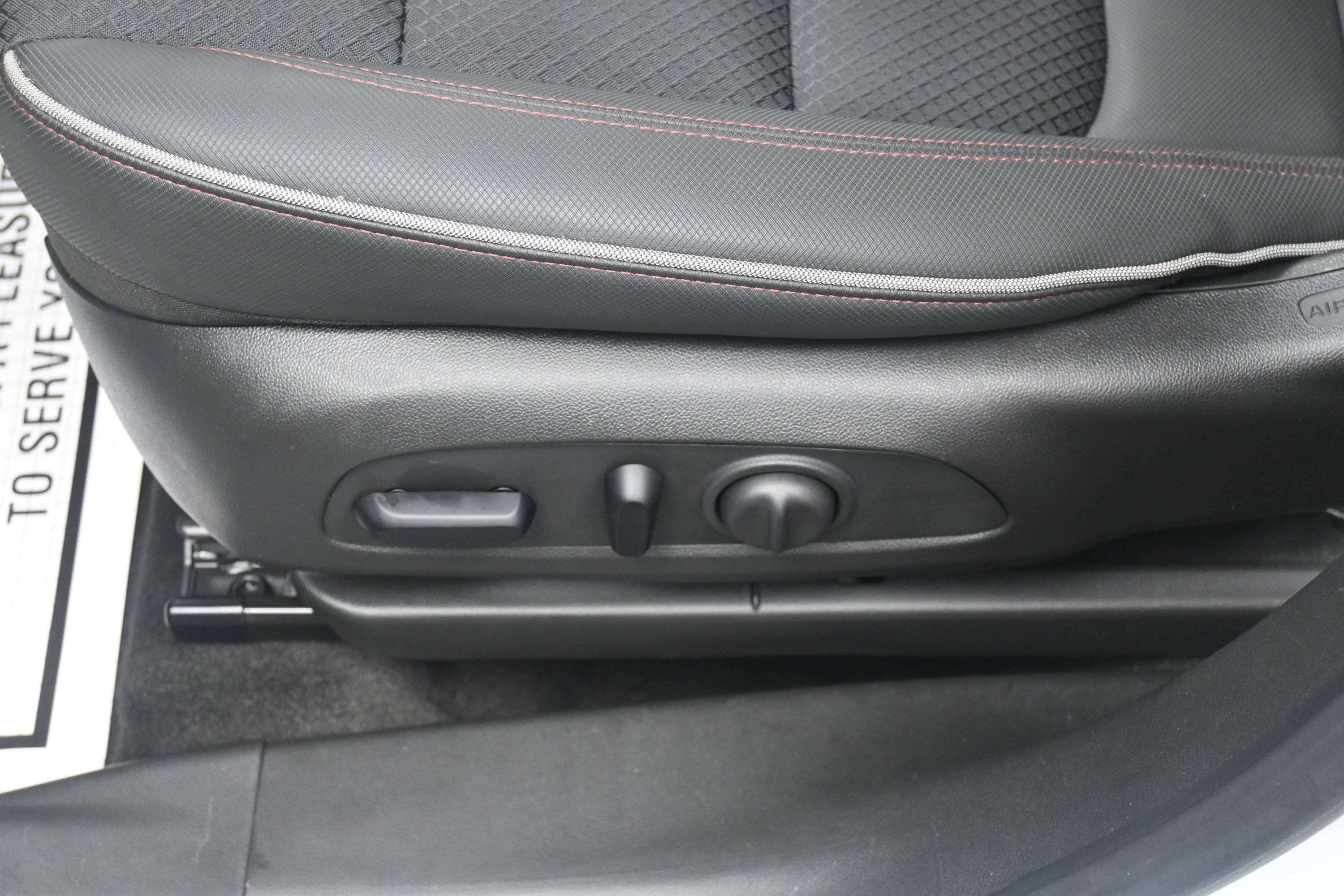 Used 2023 Chevrolet TrailBlazer RS w/ Convenience Package FWD image 16