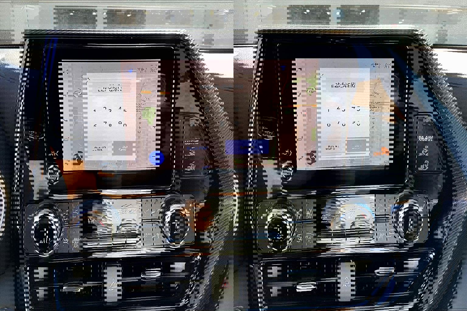 Used 2023 Toyota Highlander XSE image 16