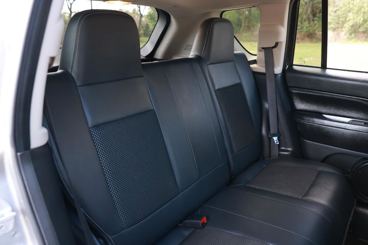 Used 2016 Jeep Compass Latitude image 14