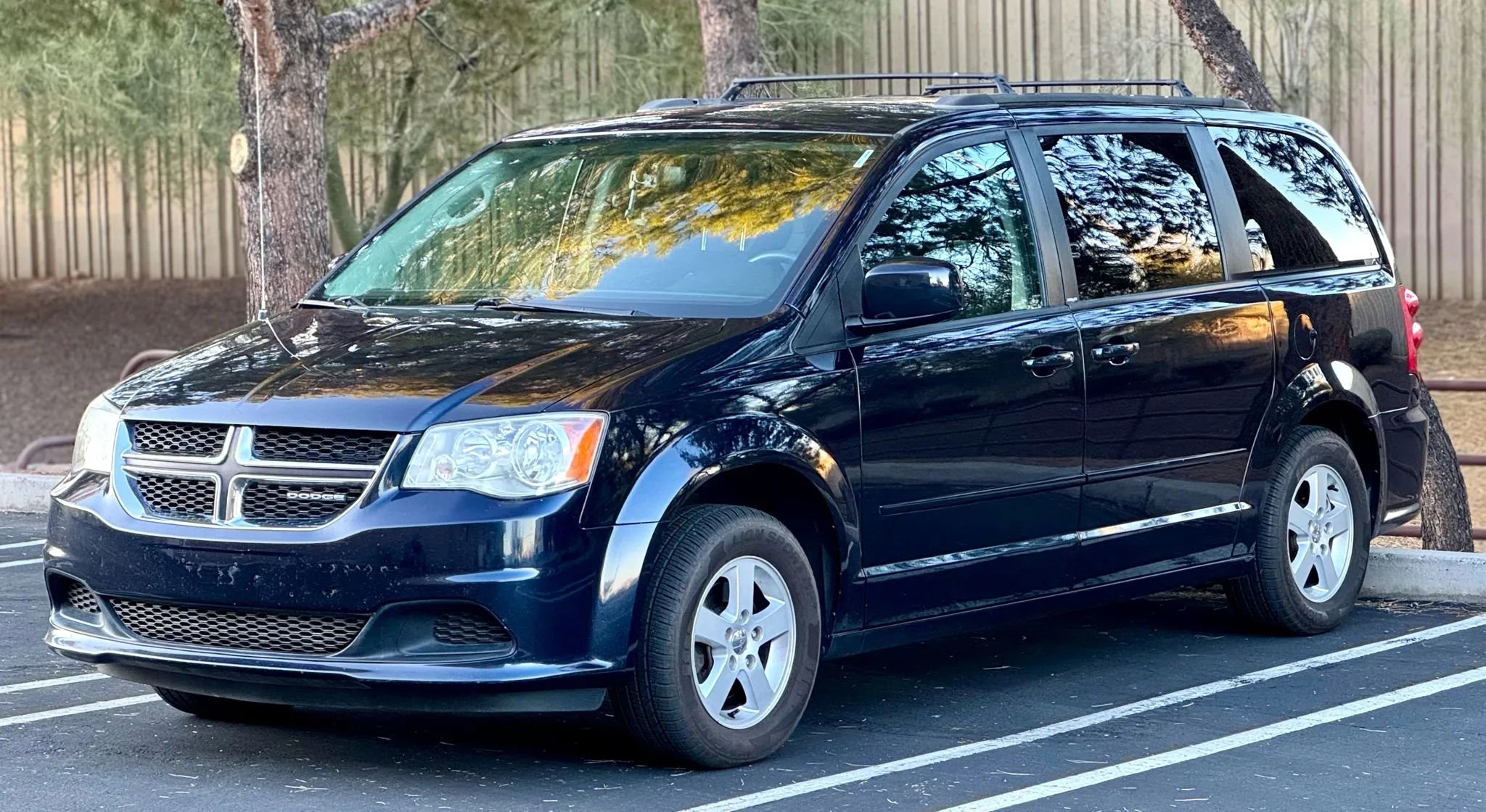 Used 2011 Dodge Grand Caravan Mainstreet image 1