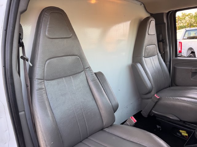Used 2018 GMC Savana 3500 Extended w/ Power Convenience Package RWD image 17