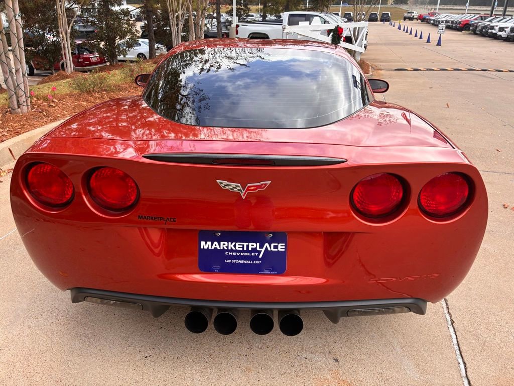 Used 2005 Chevrolet Corvette Coupe w/ Preferred Equipment Group RWD image 8