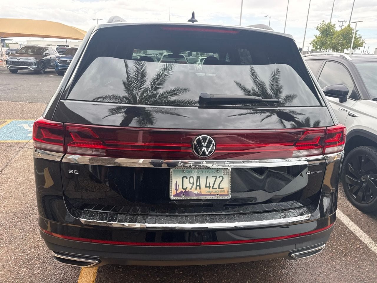 Used 2025 Volkswagen Atlas SE AWD/4WD image 9