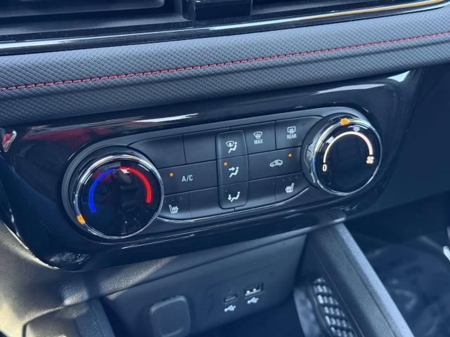 Used 2024 Chevrolet TrailBlazer RS FWD image 24