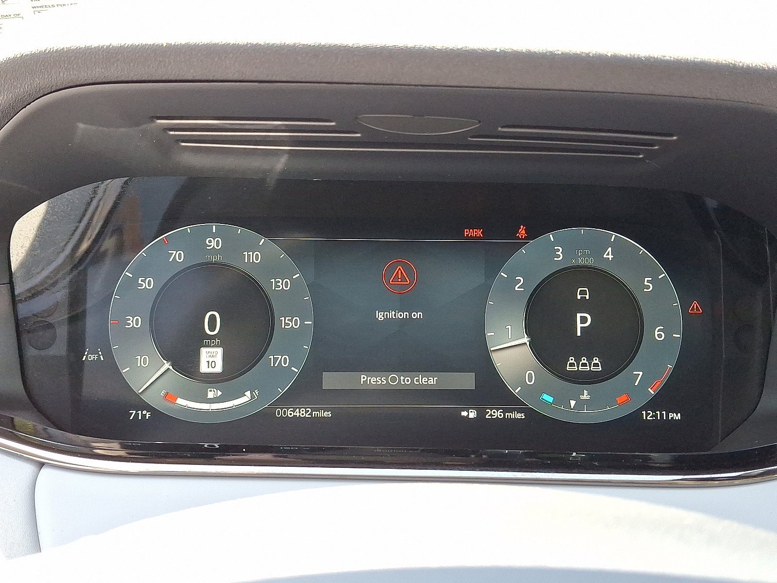 Certified 2025 Land Rover Range Rover Evoque Dynamic SE image 23