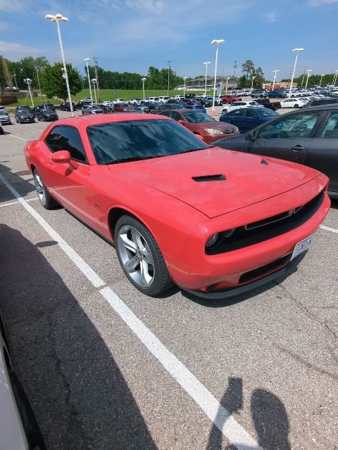 Used 2016 Dodge Challenger R/T RWD image 9