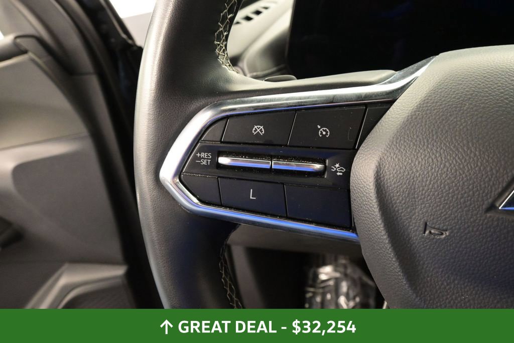 Used 2024 Chevrolet Traverse LT FWD image 36