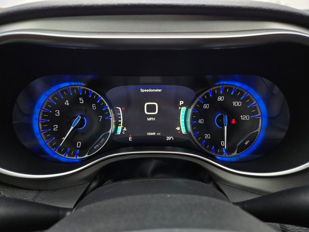 Used 2025 Chrysler Pacifica Pinnacle image 21