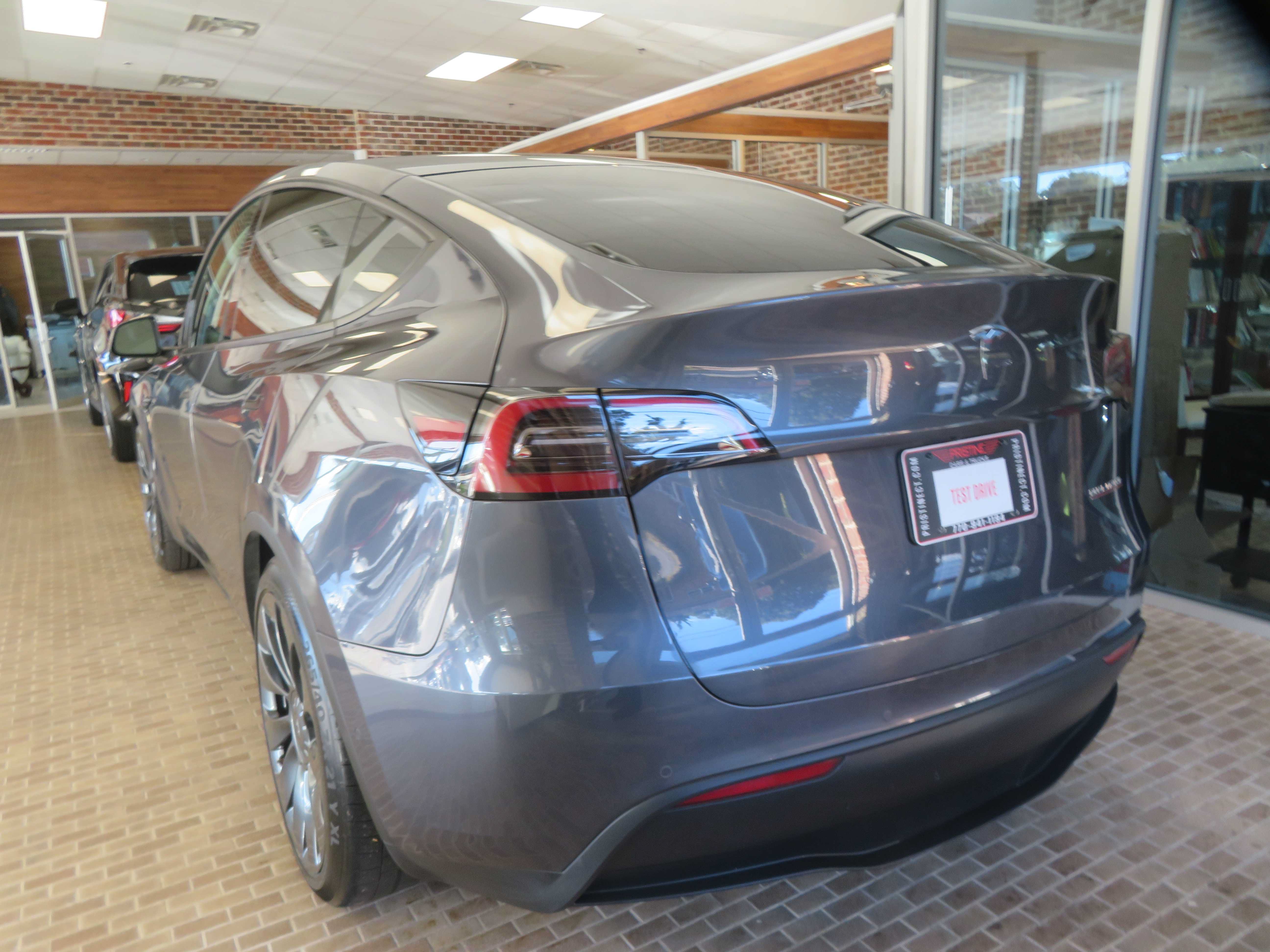 Used 2022 Tesla Model Y Performance AWD/4WD image 6