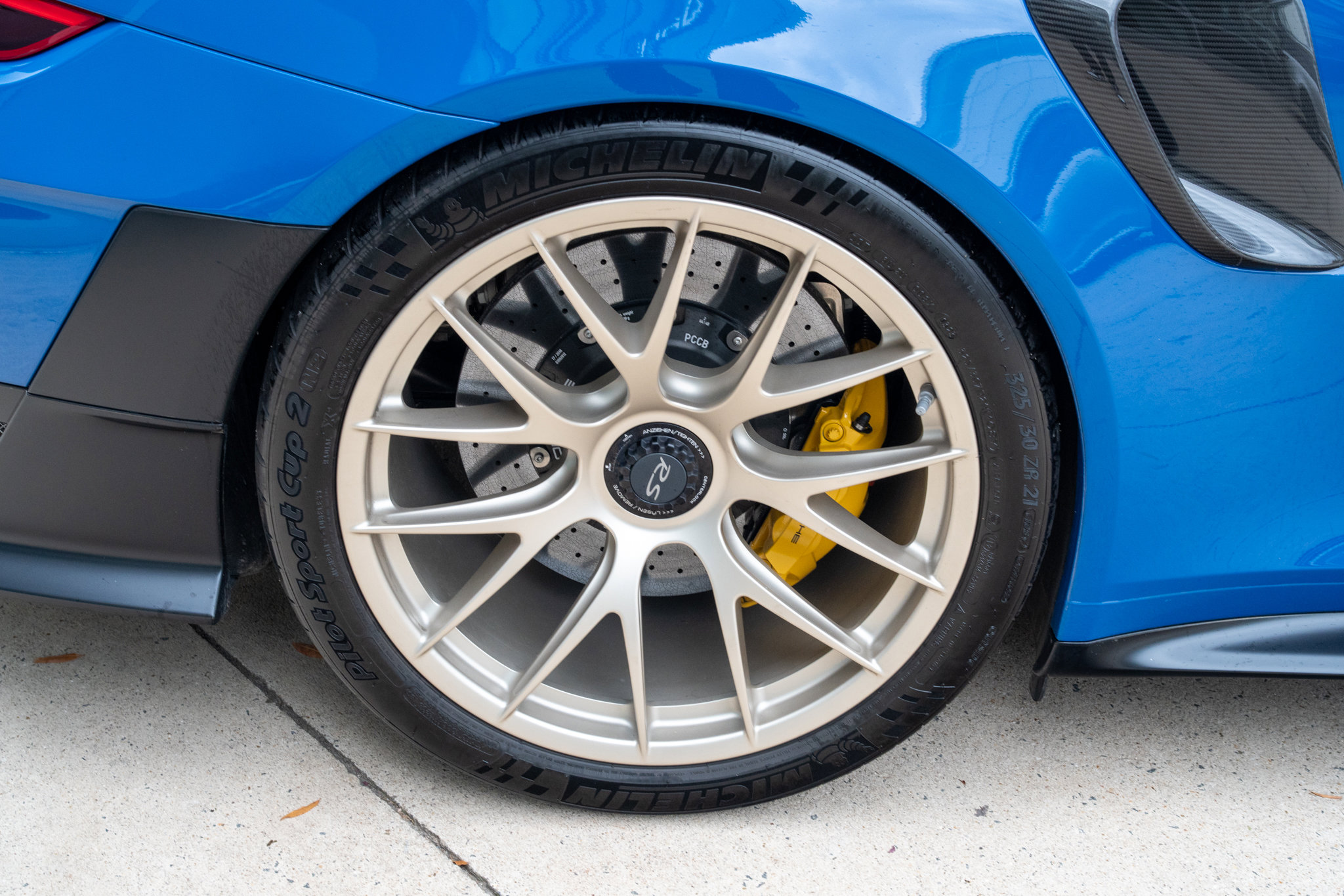 Used 2018 Porsche 911 GT2 RS image 32