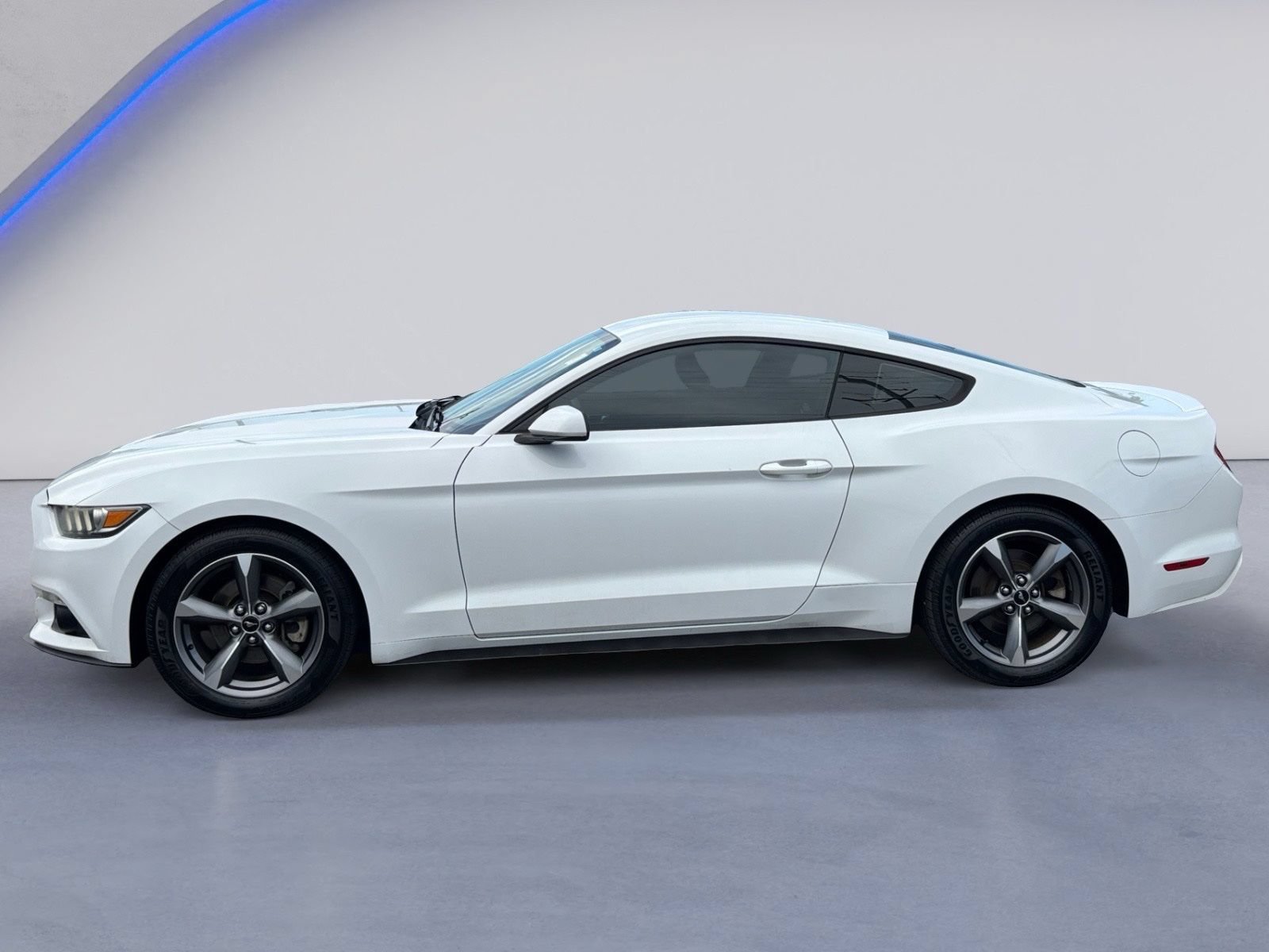 Used 2016 Ford Mustang Coupe w/ Equipment Group 051A RWD image 8