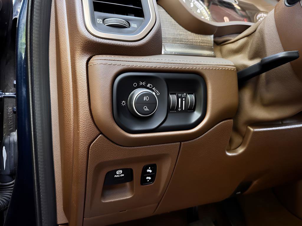 Used 2019 RAM 1500 Limited AWD/4WD image 17