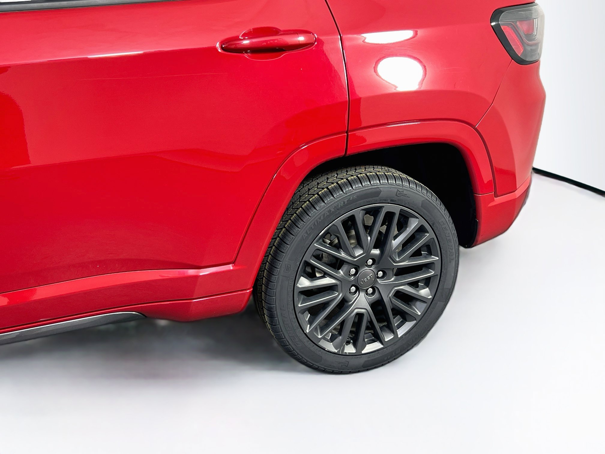 Used 2022 Jeep Compass Limited w/ (RED) Package AWD/4WD image 30