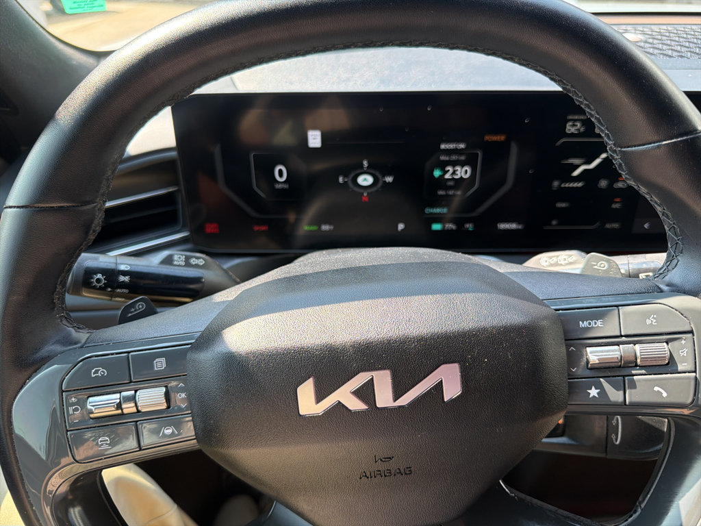 Used 2024 Kia EV9 GT-Line AWD/4WD image 32