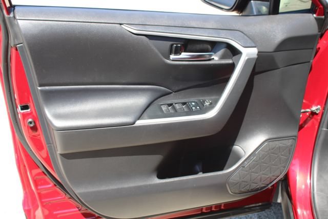 Used 2022 Toyota RAV4 XLE FWD image 13